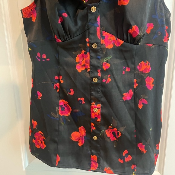 Express Black Sleeveless Tie Front Blouse - Picture 2 of 5